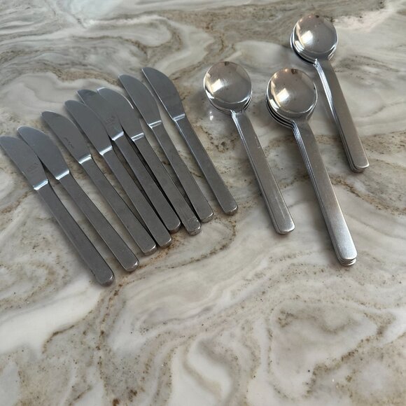 Vintage Towle Lauffer Stainless Steel Flatware Set – 9 Din Knives & 8 Soup Spoon - Picture 1 of 4